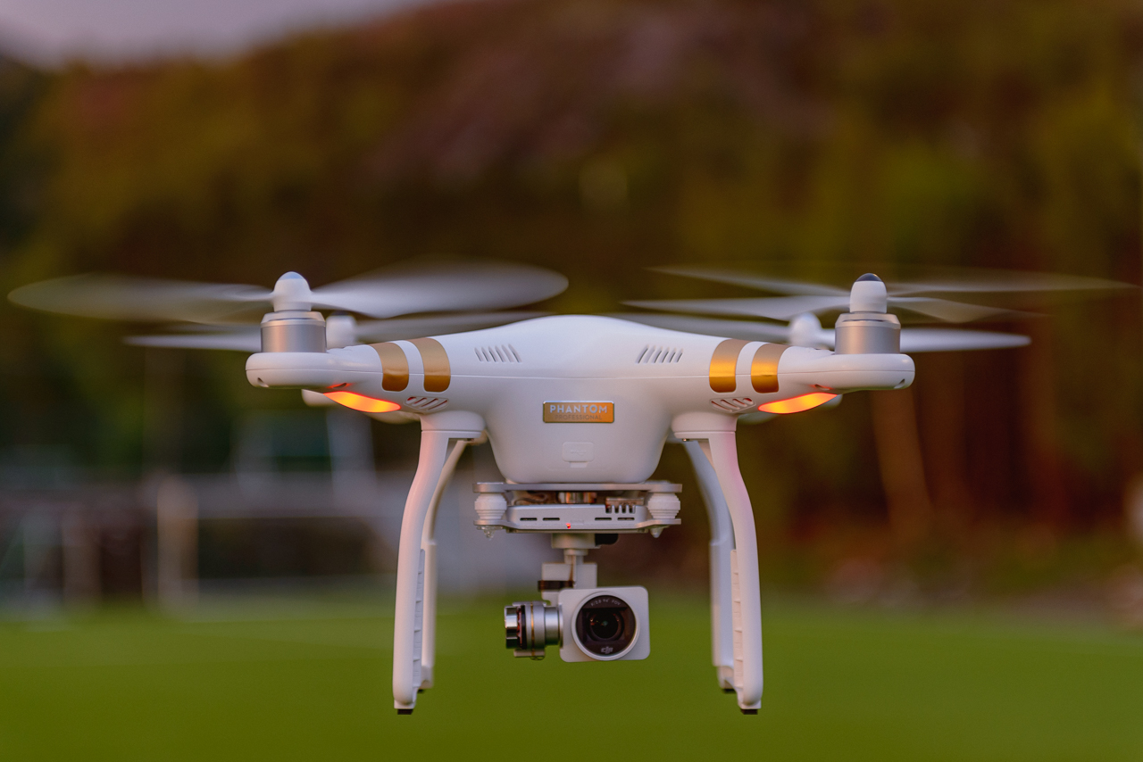 Avinor opplyser at bruk av droner ved flyplasser er et økende problem. Foto: Kurt Helge Røsand / KSU.NO
