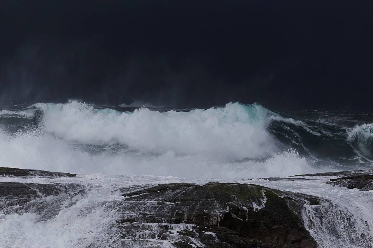 Storm sett fra Skarvøyvågen, Atlanterhavsveien. Foto: Steinar Melby / KSU.NO