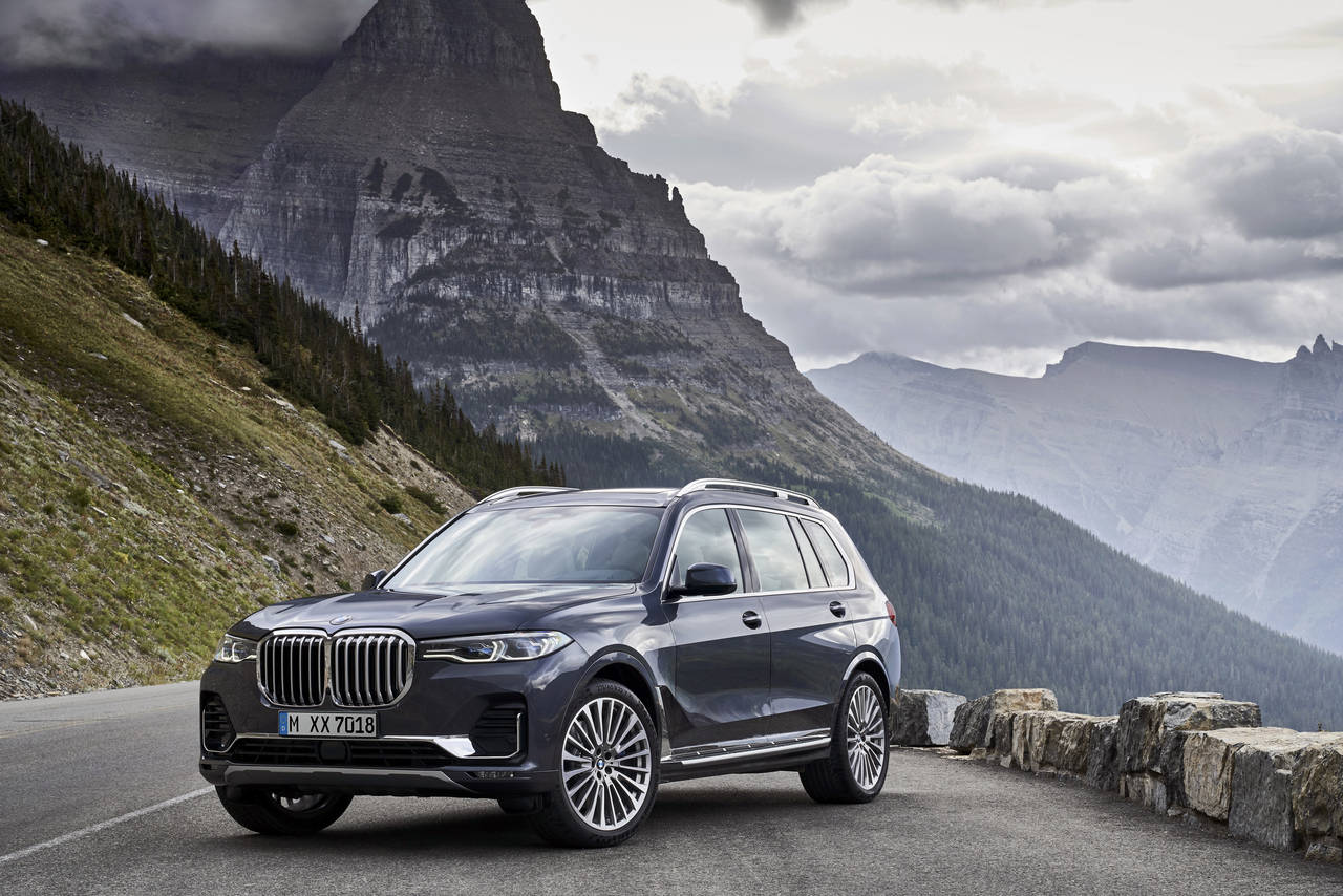 MONSTER-SUV: Til våren kommer BMW X7 til Norge, som blir en av de aller største SUV-ene på markedet. FOTO: Produsenten /
