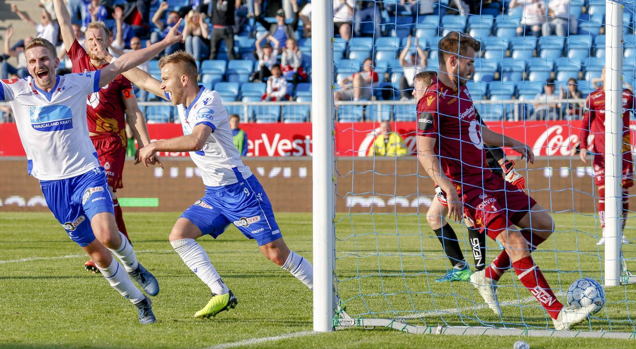 Haugesunds Torbjørn Kallevåg (t.v.) og Frederik Gytkjær scoret ett mål hver da FK Haugesund slo Kristiansund 3–2 hjemme søndag. Foto: Jan Kåre Ness / NTB scanpix