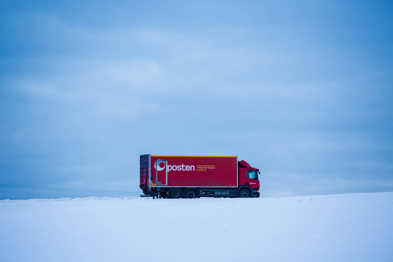 Flere lastebilprodusenter fikk milliardbøter for konkurransesamarbeidet i 2016. Nå går Posten Norge til sak for å få erstatning. Foto: Stian Lysberg Solum / NTB scanpix