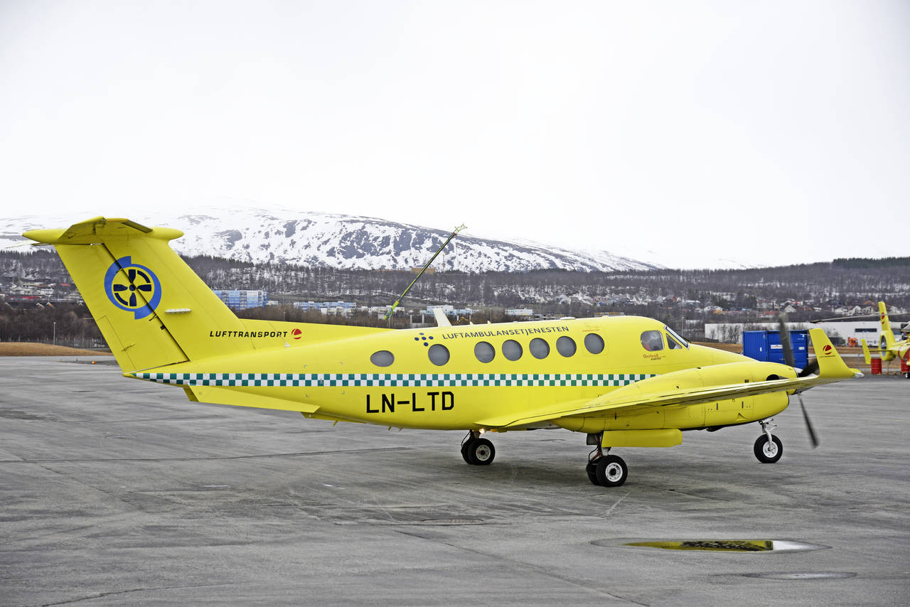 Flyambulansene vi er vante med kontrolleres etter 200 timer i lufta. De nye flyene skal kontrolleres først etter 400 timer. Foto: Rune Stoltz Bertinussen / NTB scanpix