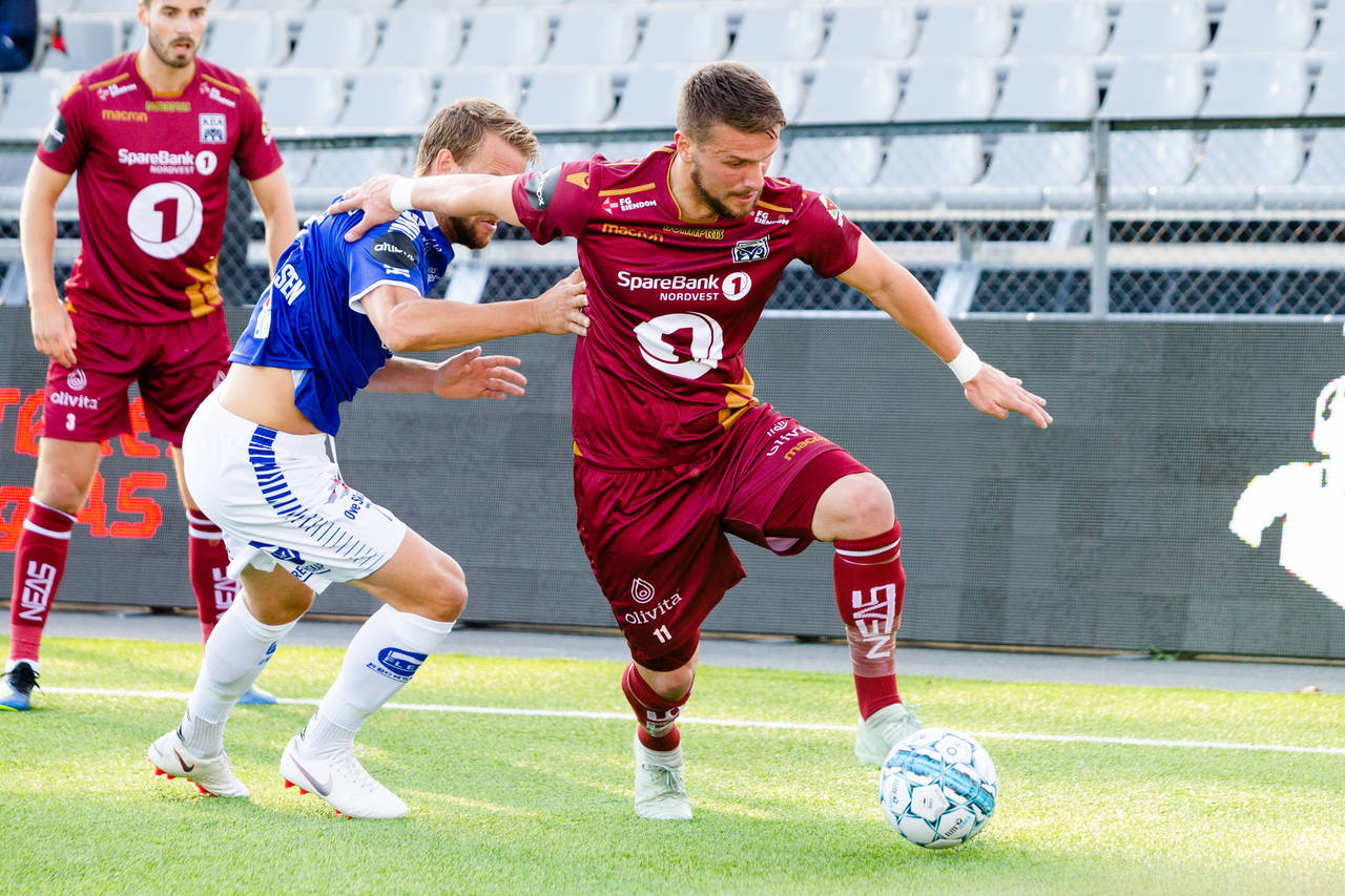 Flamur Kastrati (t.h.) scoret sitt første mål som Kristiansund-spiller i 2-1-seieren borte mot Sarpsborg. Foto: Audun Braastad / NTB scanpix