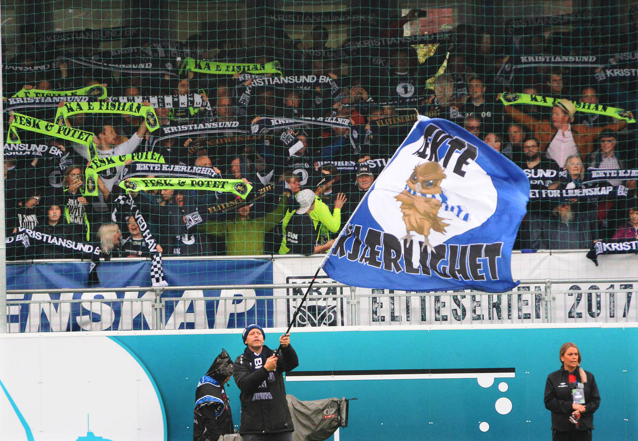 Uglan er supporterklubben til KBK og viser ekte kjærlighet. Foto: Anders Tøsse / NTB scanpix