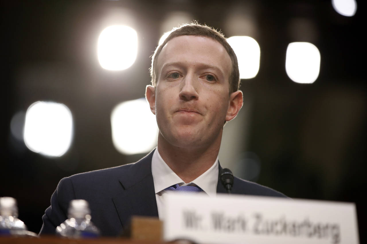 Facebook-sjef Mark Zuckerberg før høringen i Senatet tidligere i april. Foto: Alex Brandon / AP / NTB scanpix