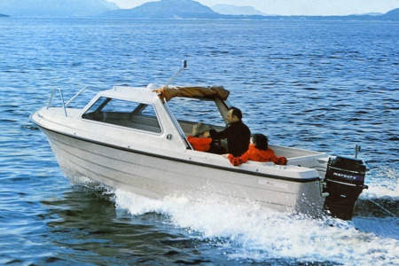 Øien 17 HT Fjordingen - en klassisk norsk hardtopbåt for turer og fiske. (Brosjyrebilde fra ca. 1980)