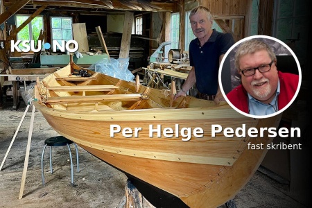 Tore Ulset kan fortsatt kunsten å bygge båter. I vinter bygde han to flotte 17 fots geitbåter som begge er solgt. Foto: Per Helge Pedersen