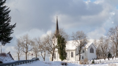 Illustrasjonsfoto av Gjemnes kirke, Indre Nordmøre prosti. Foto: Steinar Melby / KSU.NO
