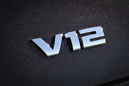 SLUTTKJØRT: Til sommeren avslutter BMW produksjonen av V12-motorer. Foto: Produsenten