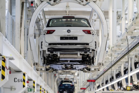 SOLGTE MEST: Volkswagen var det bilmerket som solgte klart flest biler i Europa i 2021. Foto: Produseten