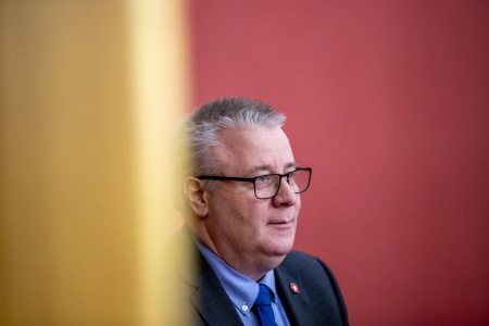 Bård Hoksrud (Frp) er ikke fornøyd med krisepakken fra SV og regjeringen. Foto: Javad Parsa / NTB
