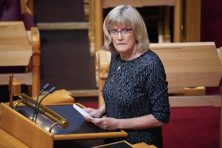 Tidligere stortingspolitiker Karin Andersen (SV) oppfordrer til offentlighet rundt pendlerbolig-sakene. Arkivfoto: Ole Berg-Rusten / NTB