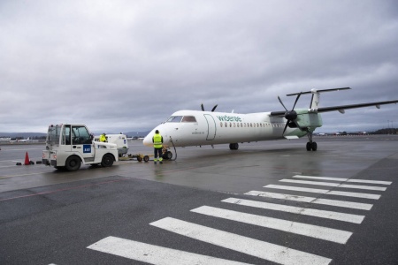 Widerøe er hardt rammet av flyteknikerkonflikten og innstiller over 100 avganger mandag. Arkivfoto: Terje Bendiksby / NTB