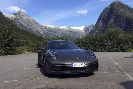 FABRIKKEID: Porsche tar selv over importen av sine biler til Norge. Foto: Morten Abrahamsen / NTB