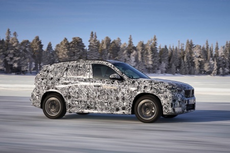 KOMMER: En elektrisk versjon av BMWs minste SUV, X1, kommer snart på markedet. Foto: Produsenten