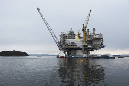 Norge eksporterte gass for rekordhøye verdier i august. Bildet viser Aasta Hansteen-plattformen som drives av Equinor. Foto: Marit Hommedal / NTB
