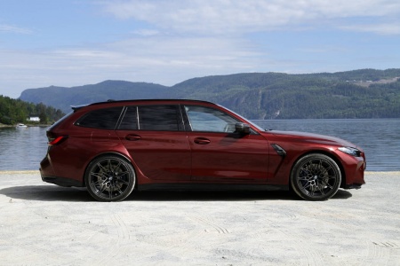 TOPP 5: Blant bensinbilene er kostbare BMW M3 på femteplass av nybilregistreringene i år. Foto: Morten Abrahamsen / NTB