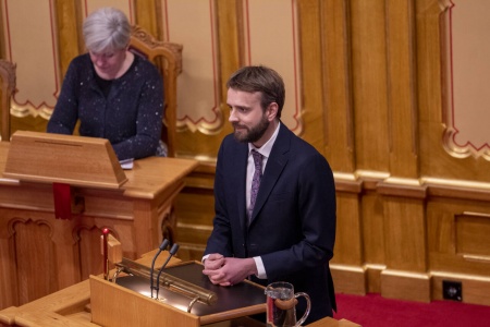 Næringsminister Jan Christian Vestre (Ap) ble grillet under spørretimen på Stortinget. Foto: Javad Parsa / NTB
