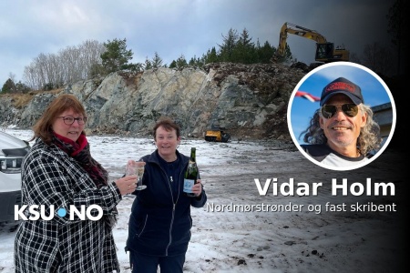Søstrene Gunn og Birgith Jensen kan endelig feire for at de får bygge ny butikk på Innsmøla. Foto: Johnny Haldansen