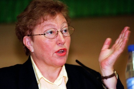 Tidligere justisminister Aud-Inger Aure er død. Her er hun fotografert i 1999. Foto: Lise Åserud, NTB
