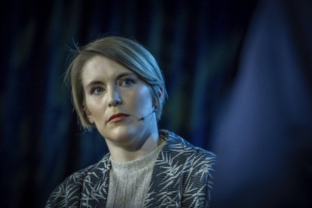 SVs finanspolitiske talsperson Kari Elisabeth Kaski er mildt sagt forundret over at Finansdepartementet ikke greier å regne ut hvor mye den gunstige oljeskattepakken har kostet skattebetalerne. Foto: Ole Berg-Rusten / NTB