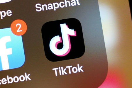 Trondheim kommune ber enkelte ansatte droppe appen Tiktok. Foto: Lise Åserud / NTB