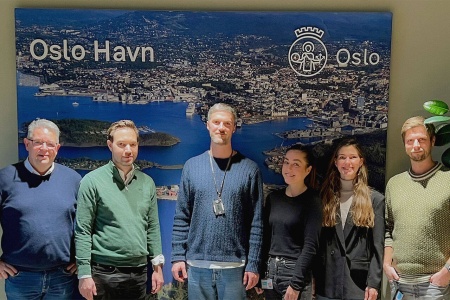 Representanter fra OceanFront, Oslo kommune ved Bymiljøetaten og Oslo Havn. Foto: OceanFront