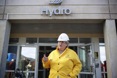 Daværende statsminister Erna Solberg (H) har uttalt at hun kan ha vært inhabil da hun behandlet saker vedrørende Hydro. Foto: Javad Parsa / NTB