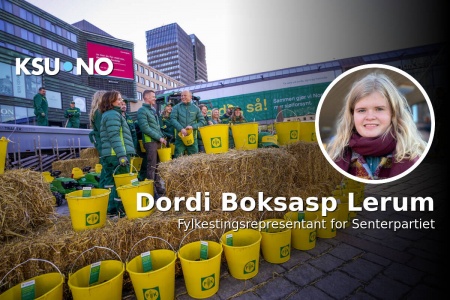 Senterpartiets leder og finansminister, Trygve Slagsvold Vedum, deler ut gratis settepoteter  i en kampanje med fokus på sjølforsyning og matsikkerhet. Foto: Lise Åserud / NTB