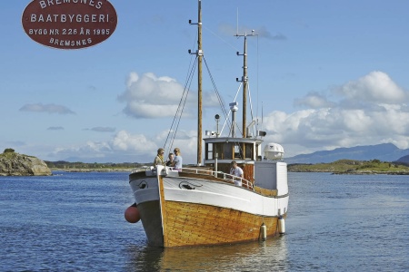 «Hilding», en historisk dokumentasjonsbåt fra Bremsnes båtbyggeri, stasjonert ved Håholmen. Foto: Terje Holm