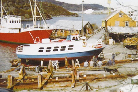 «Øybuss» ble bygd ved Kystvågen verft på Frei i 1962. (Bilde fra Strømsvågfamilien)