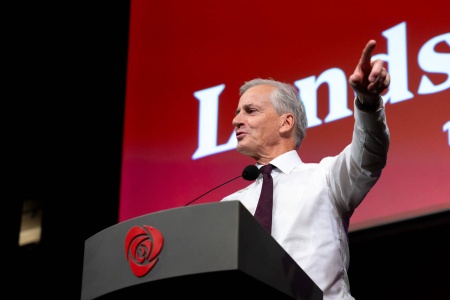 Jonas Gahr Støre (Ap) er under sterkt press. Foto: Arbeiderpartiet