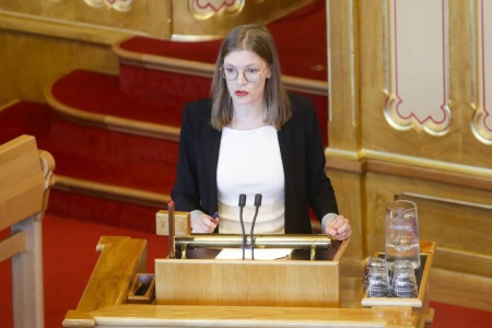 Rødt-leder Marie Sneve Martinussen vil fortsette i vervet.Foto: Emilie Holtet / NTB