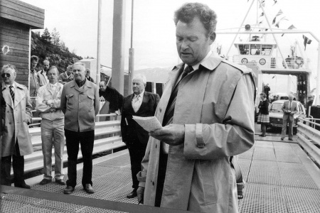 Fra åpningen av den nye ferjekaia i Seivika 3. juni 1985. Bilde fra boken Med kaffe og svele over fjorden.