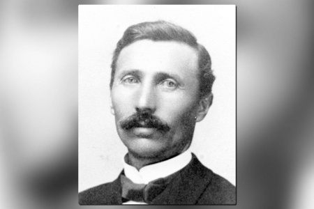 Idealisten Ole N. Aalmo var lærar i Bøfjorden 1884–1903 og skapte eit frodig lagsliv. Foto: Bøfjorden Historielag