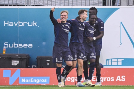 Kristiansund-spillerne fikk endelig en seier å juble for da Sarpsborg ble slått søndag. Foto: Carina Johansen / NTB