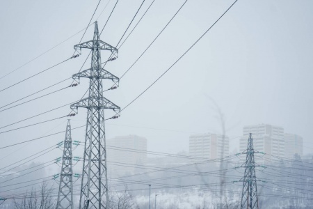 Mildere vær ga lavere strømpriser i februar enn i januar. Foto: Stian Lysberg Solum / NTB