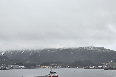 Dårlig forhold med vind og snø på Freikollen. Foto: Steinar Melby