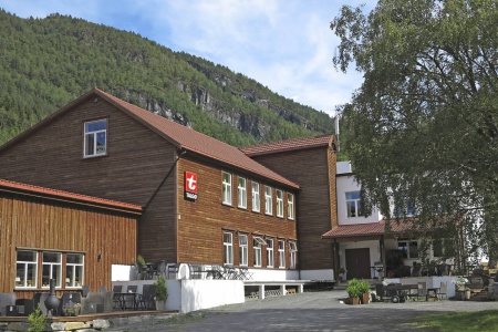 Talgø Møbelfabrikk har en lang historie og utnyttet vannkraften med turbiner bygd av Storvik i Kristiansund først på 1900-tallet.