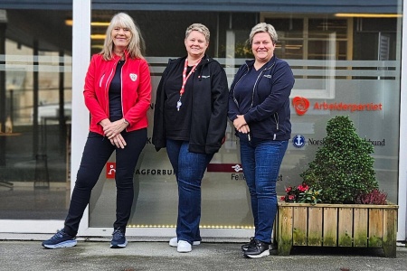 FRA VENSTRE: Trude D. Marsteen (Kristiansund Arbeiderparti), Kirsti Dybvik (Fagforbundet Kristiansund) og Cecilie Søllesvik (Fellesforbundet). Foto: Pressemelding