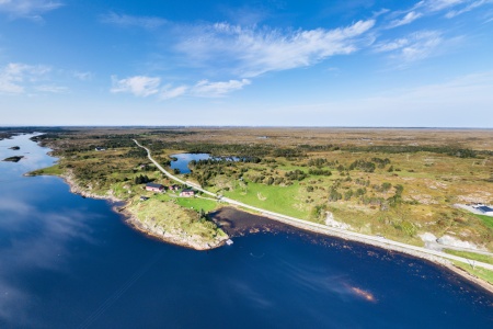 Dronefoto av Smøla – Skjølberg ved Vestsideveien  – 360. Foto: Steinar Melby, NettStudio