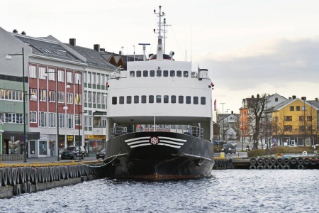 «Hardingen» innerst ved Vågekaia i 2021. Her var det tidligere fergekai til bl.a. Bremsnesferga. Foto: Terje Holm