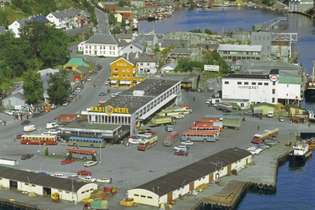 Rutebilstasjonen var et trafikknutepunkt i Kristiansund. (Bilde utlånt av Nordmøre museum)